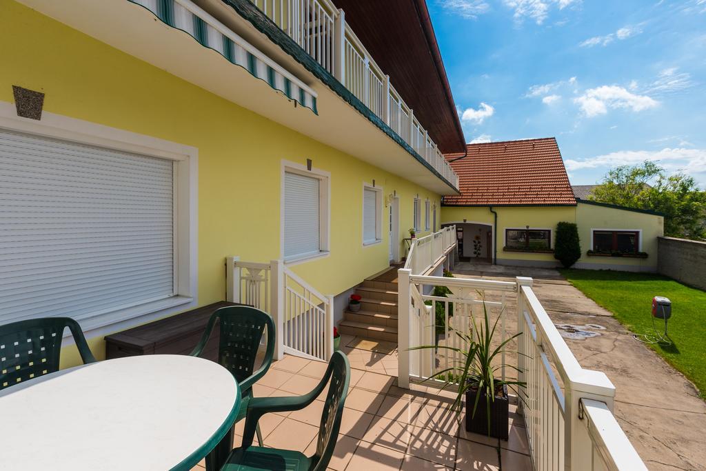 Gaestehaus - Doris - Wenzl Moerbisch Am See Exterior photo