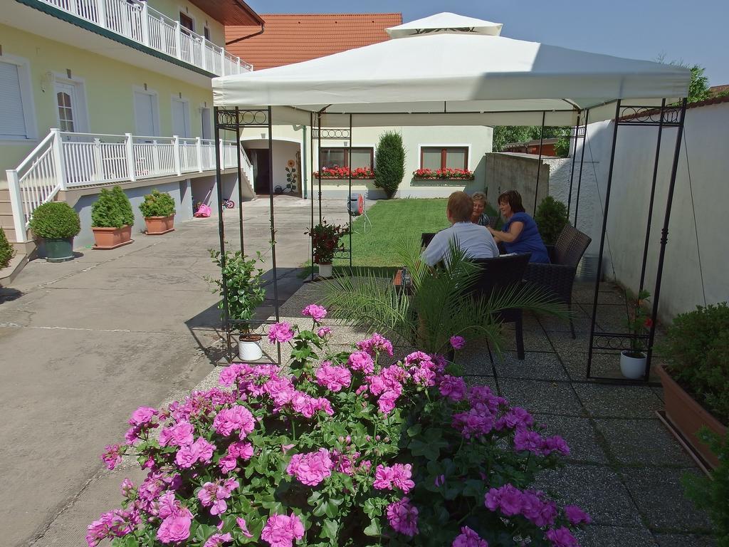 Gaestehaus - Doris - Wenzl Moerbisch Am See Exterior photo